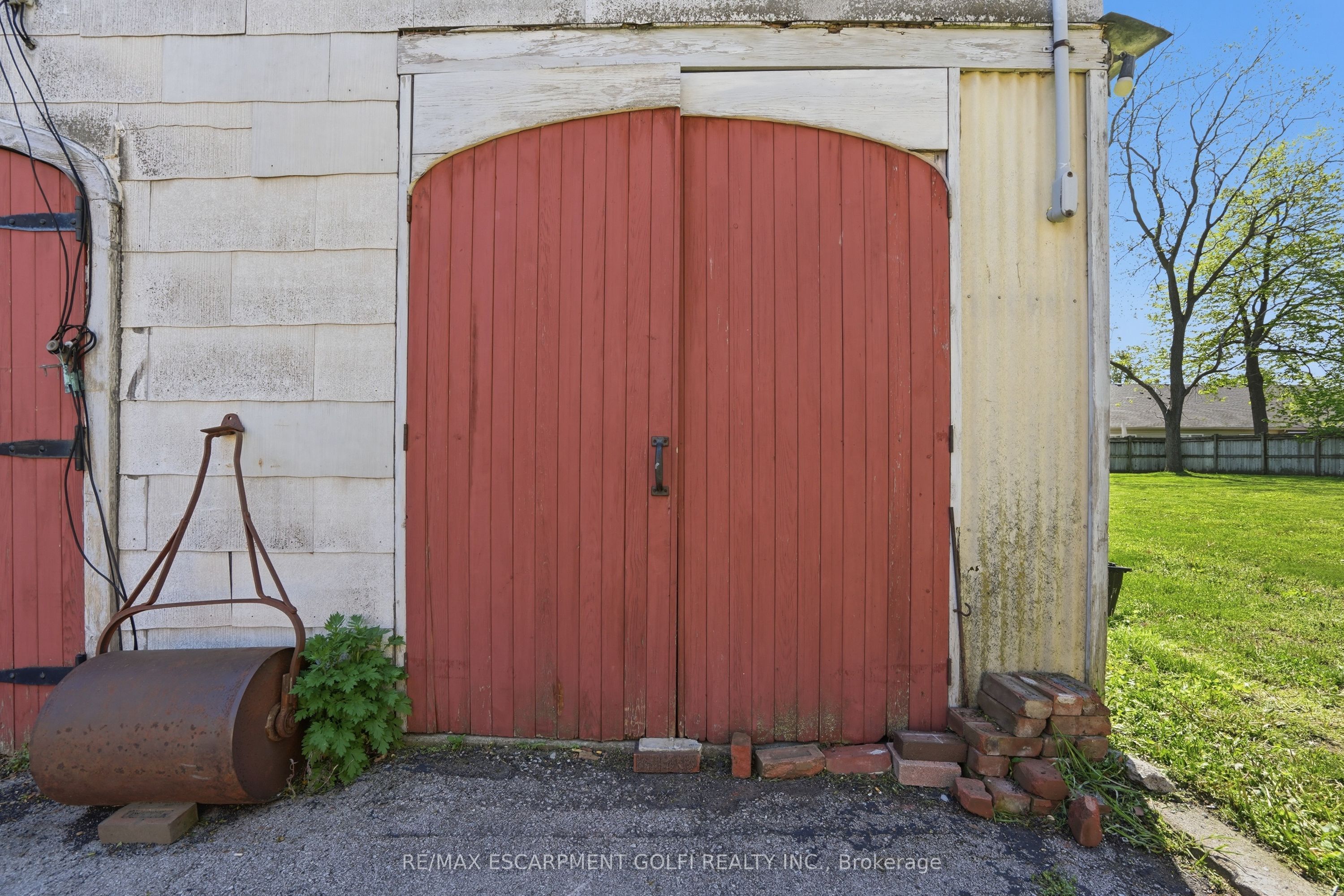 Additional image 6 of 50-52 & 54 Park Road N, Grimsby, ON, L3M 2P3