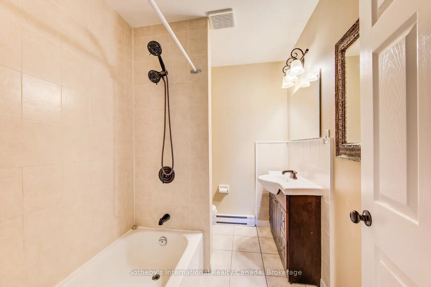 Additional image 11 of 306 Guelph Street