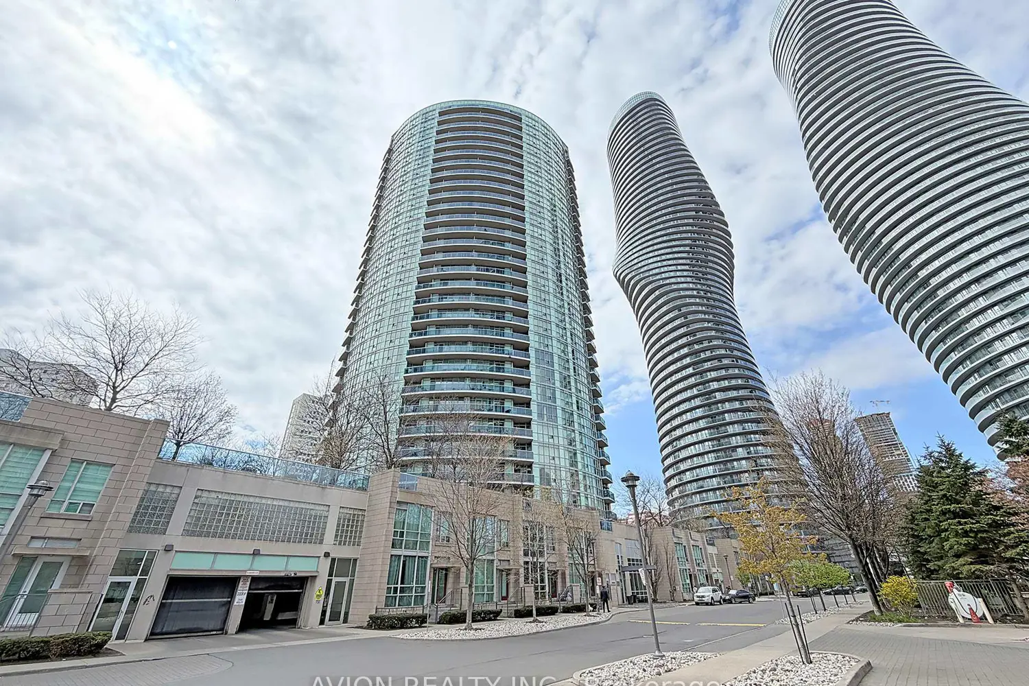 70 Absolute Avenue 2905