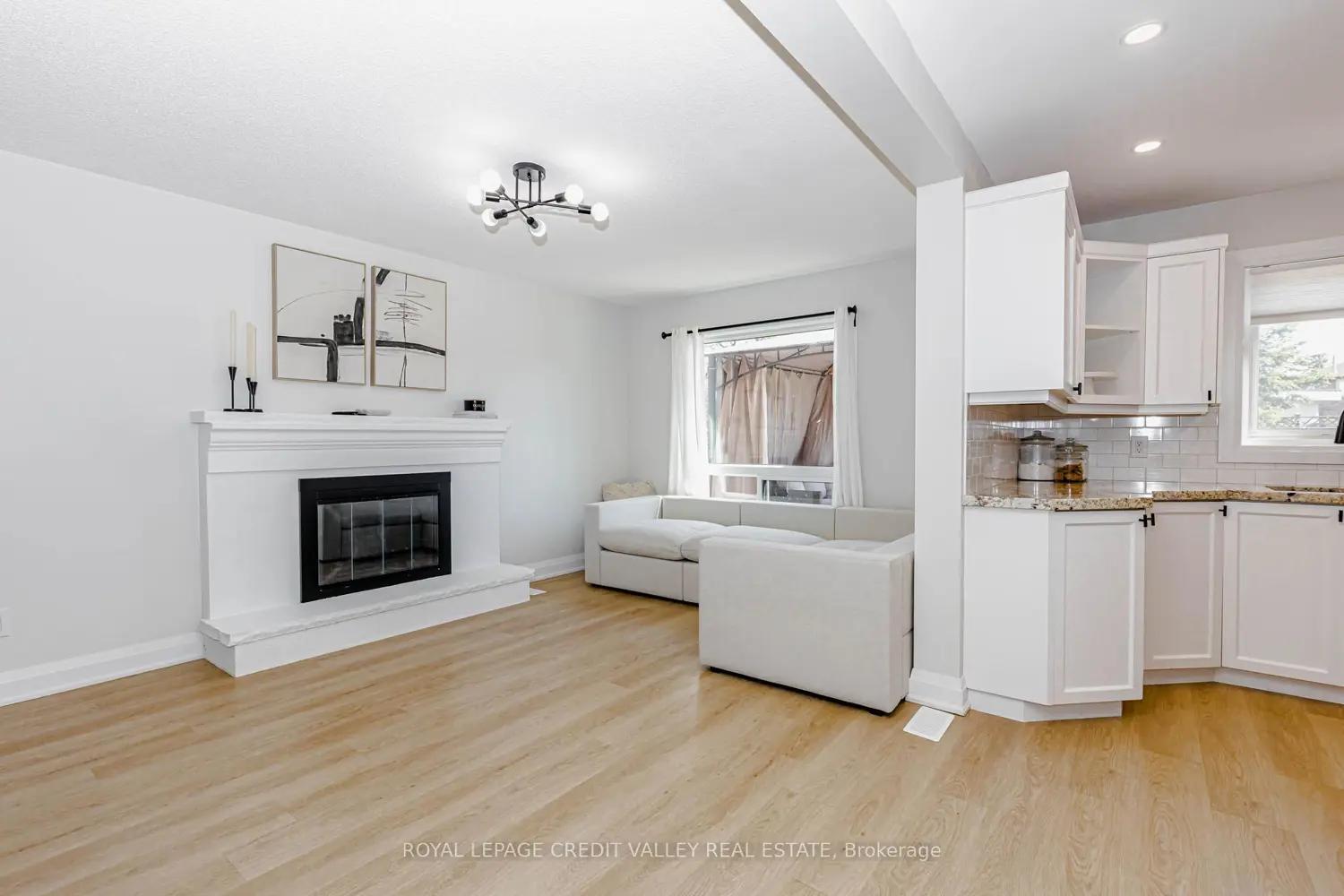 85 Derose Avenue photo 3