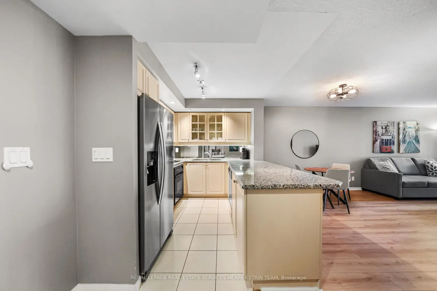 Additional image 7 of 140 Simcoe Street 702