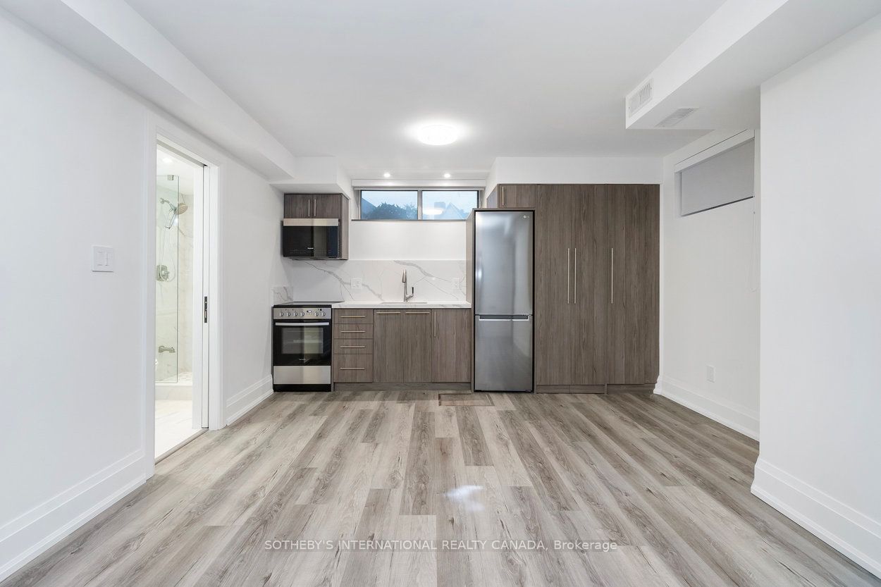 Additional image 6 of D (4)-44 Larkin Avenue, Toronto, ON, M6S 1L8