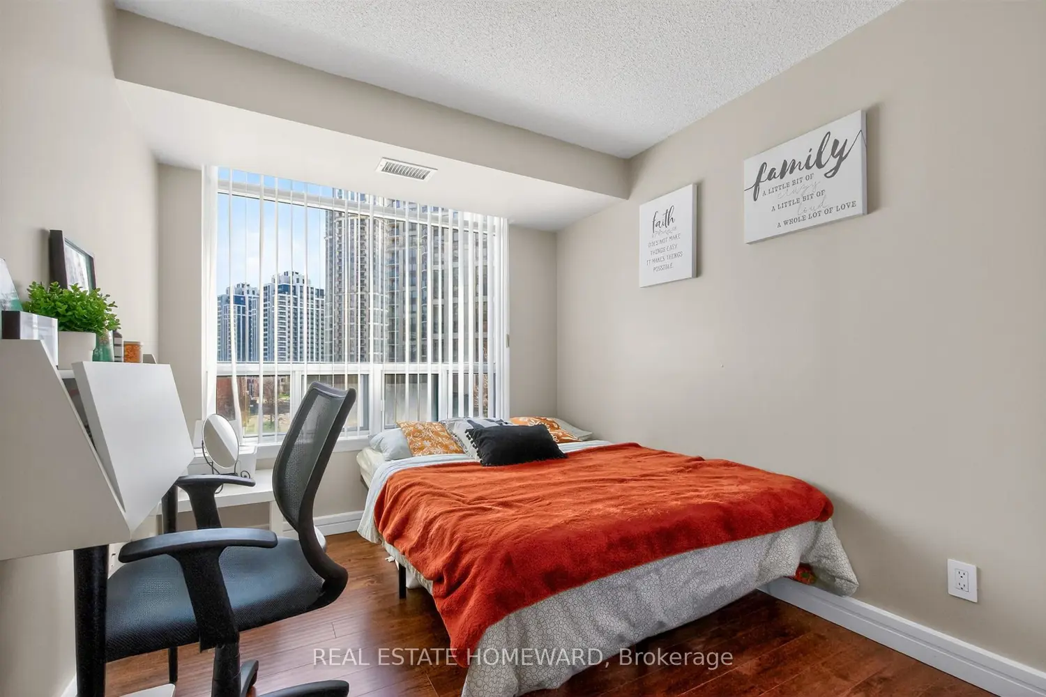 Additional image 6 of 30 Harrison Garden Boulevard 602