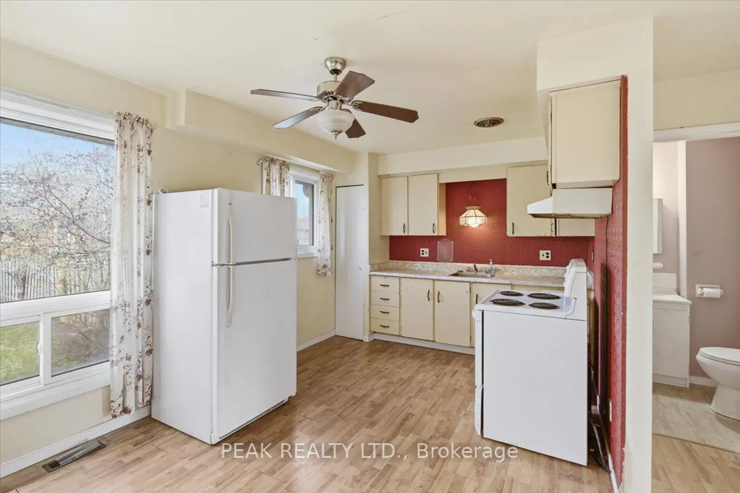 Additional image 9 of 644 Perry Crescent