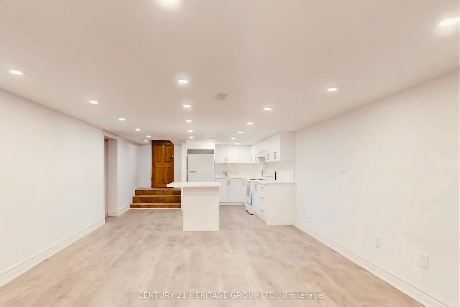 Additional image 9 of 20015 Bathurst Street
