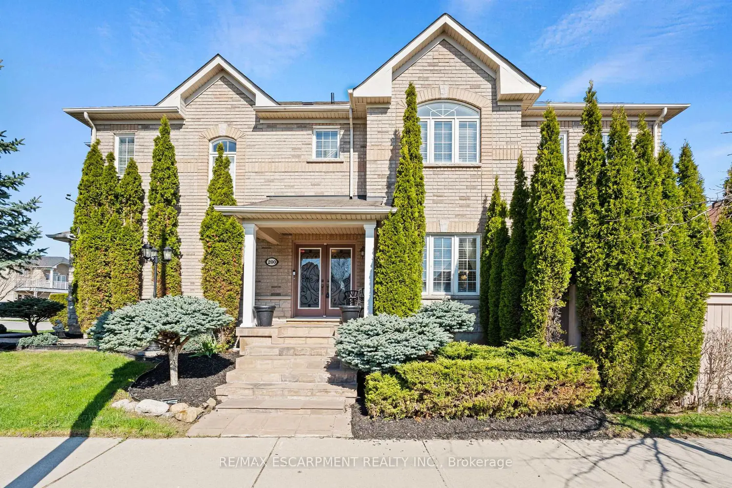 200 Miller Drive photo 3
