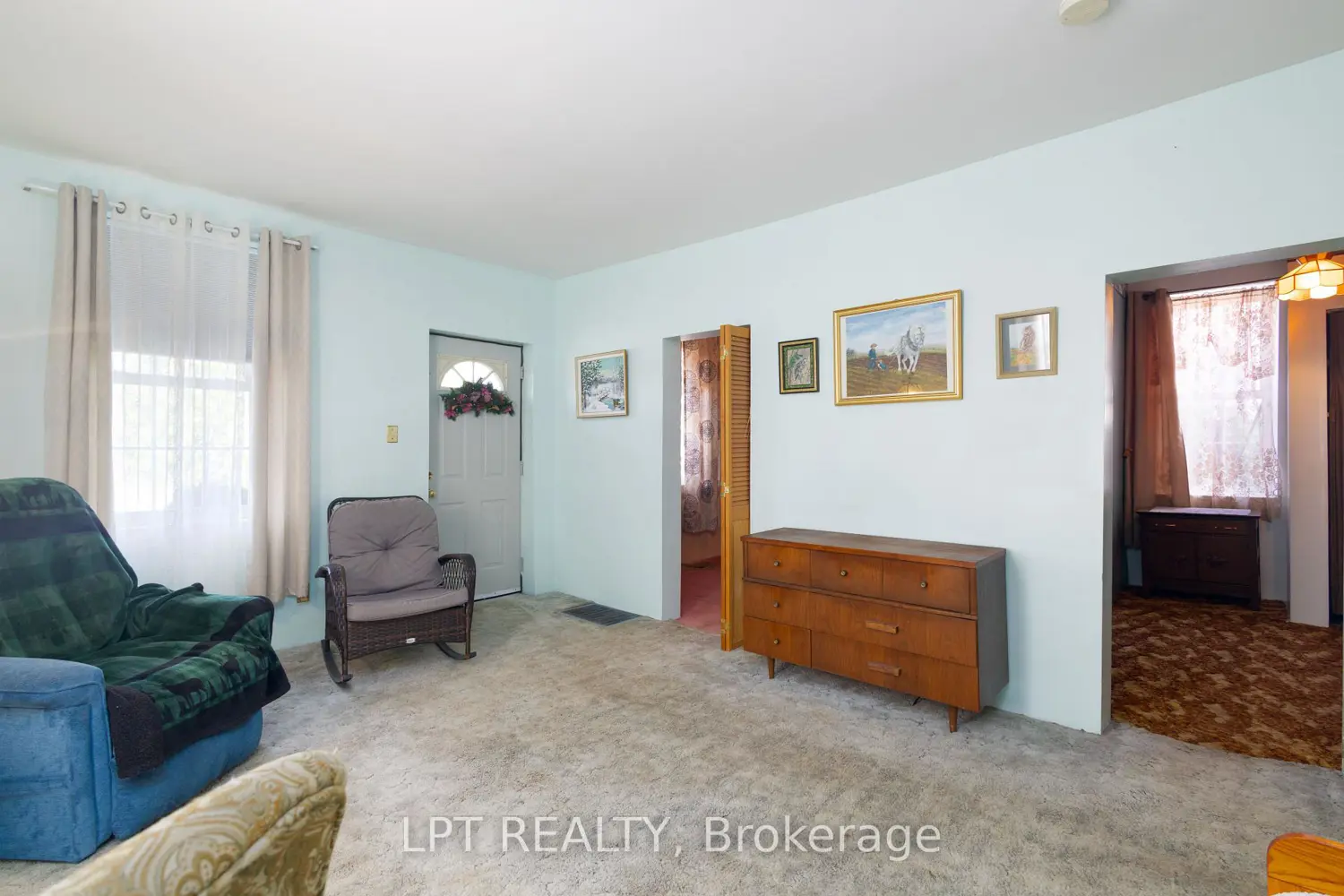 6823 Main Street photo 3