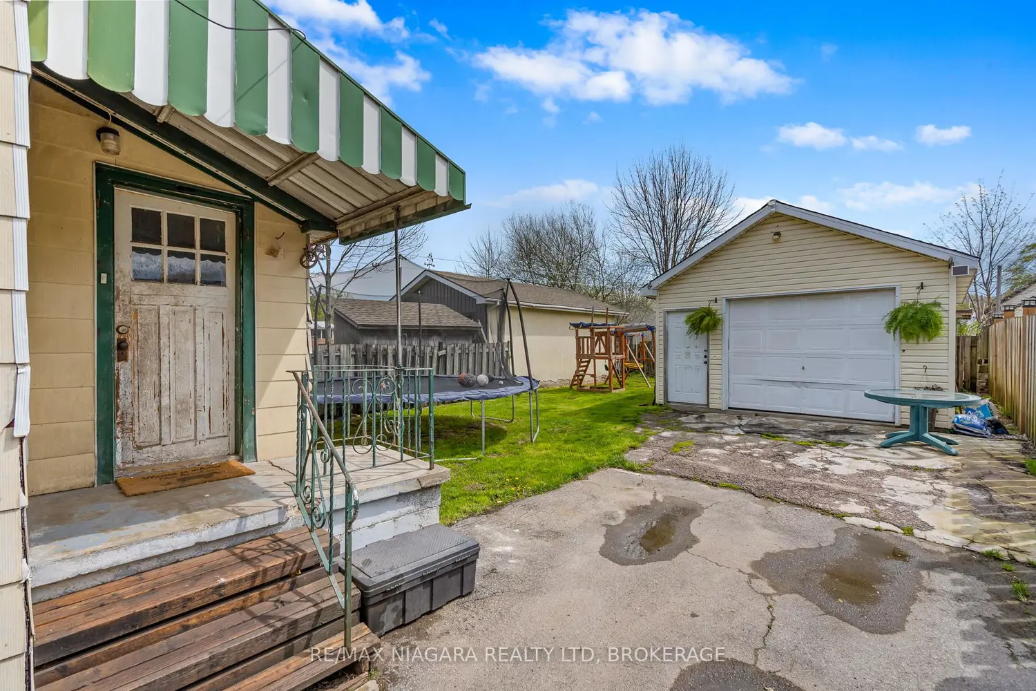 Additional image 18 of 35 Deere Street