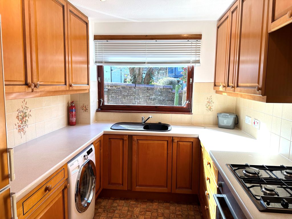 Additional image 4 of 2 bed flat to rentGartcows Place, Falkirk FK1