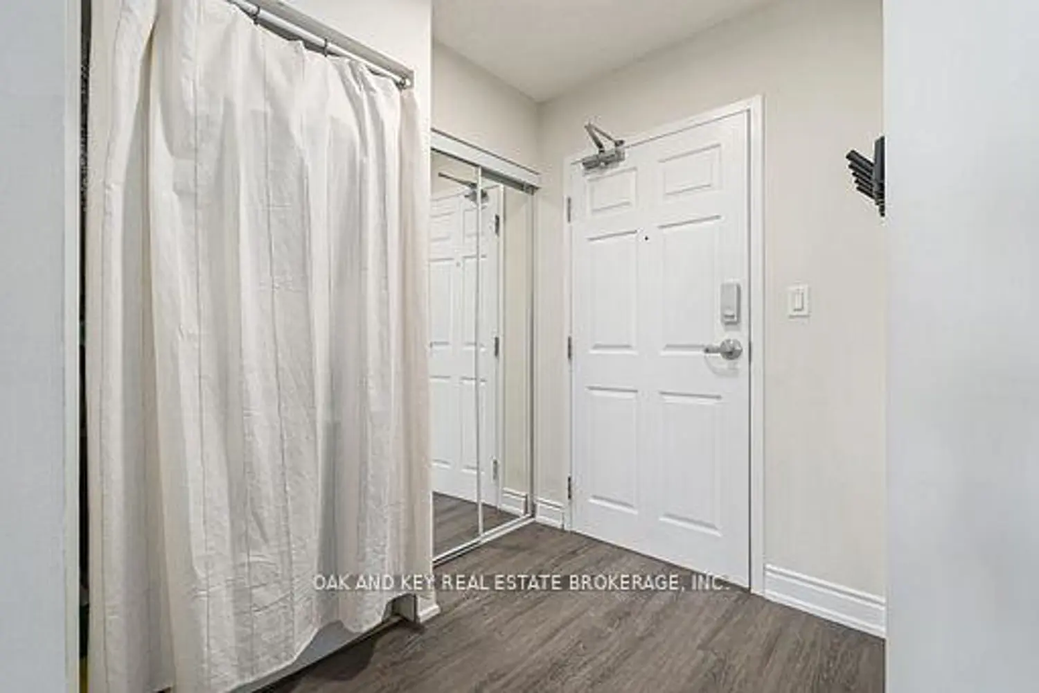 Additional image 12 of 245 Davisville Avenue 613
