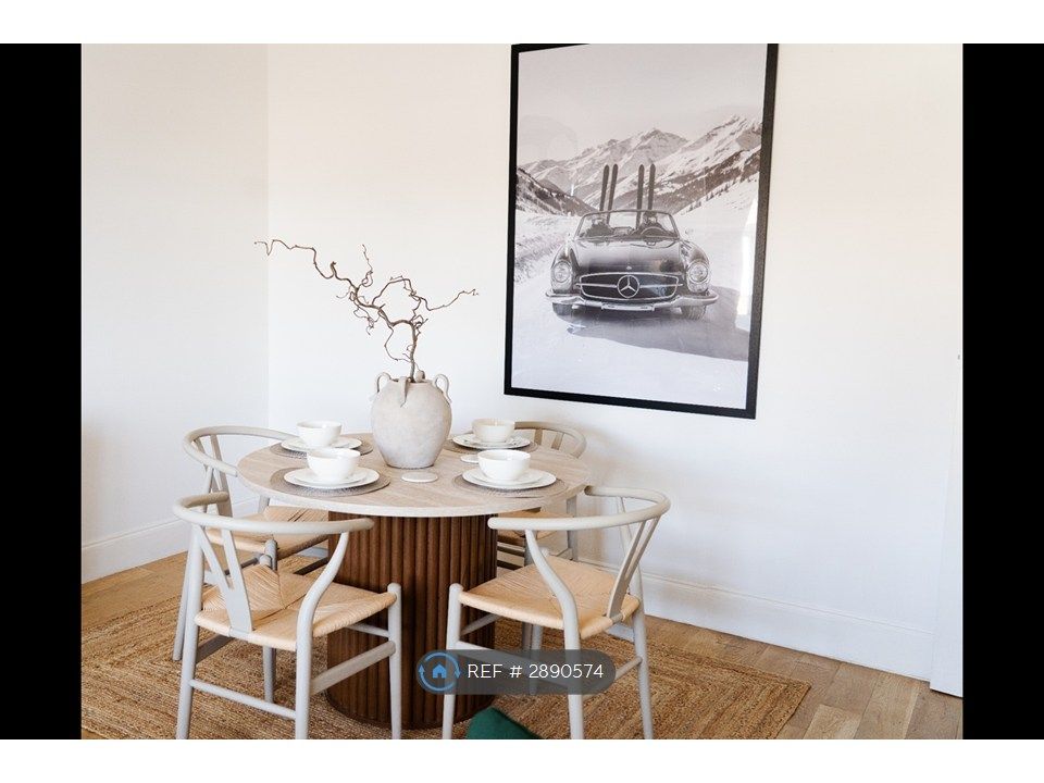 Additional image 4 of 2 bed flat to rentStation Lane, Hornchurch RM12