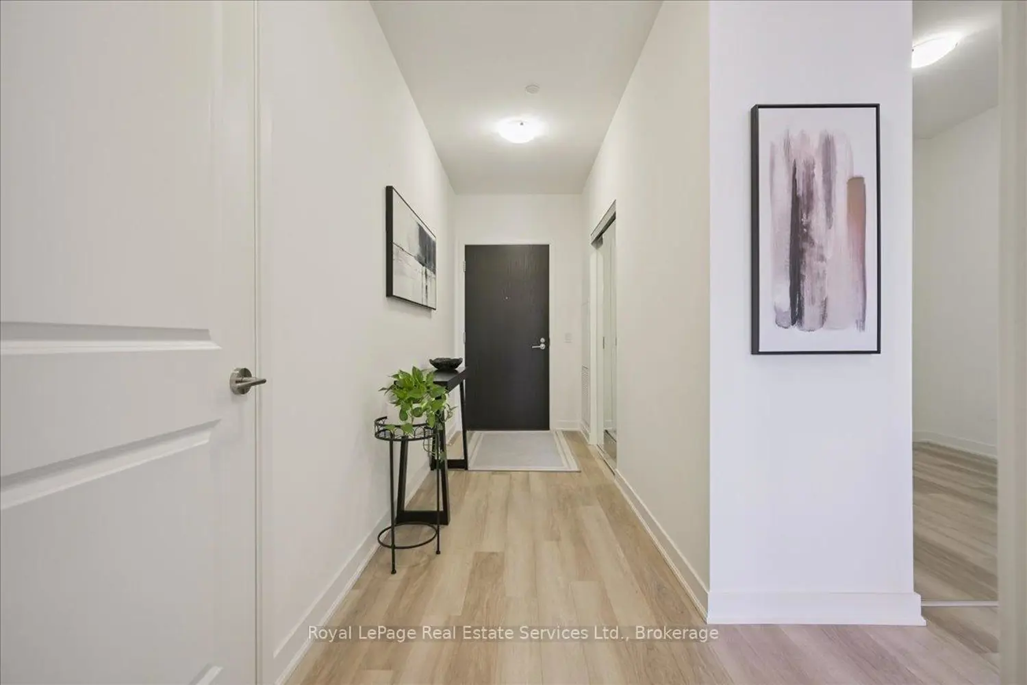Additional image 4 of 2007 James Street 308