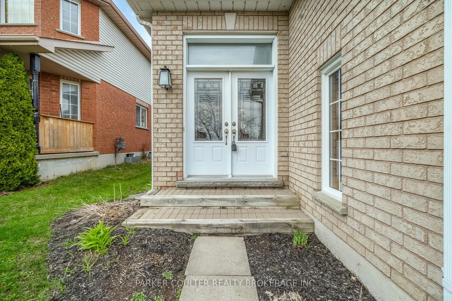 216 Mapleton Avenue