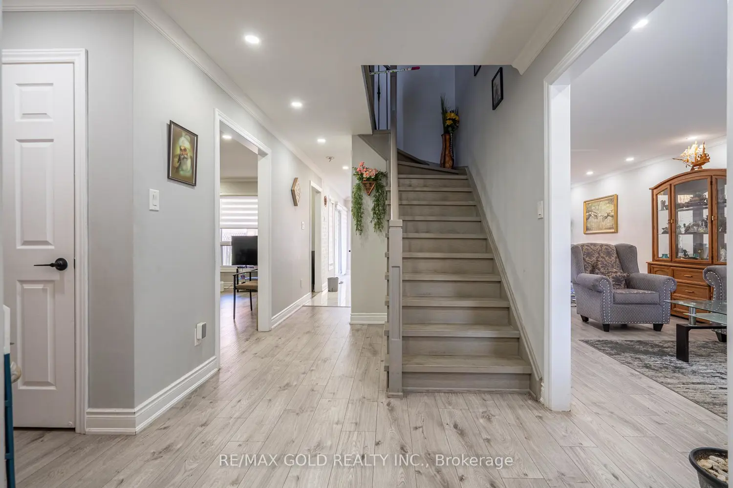 103 Lord Simcoe Drive