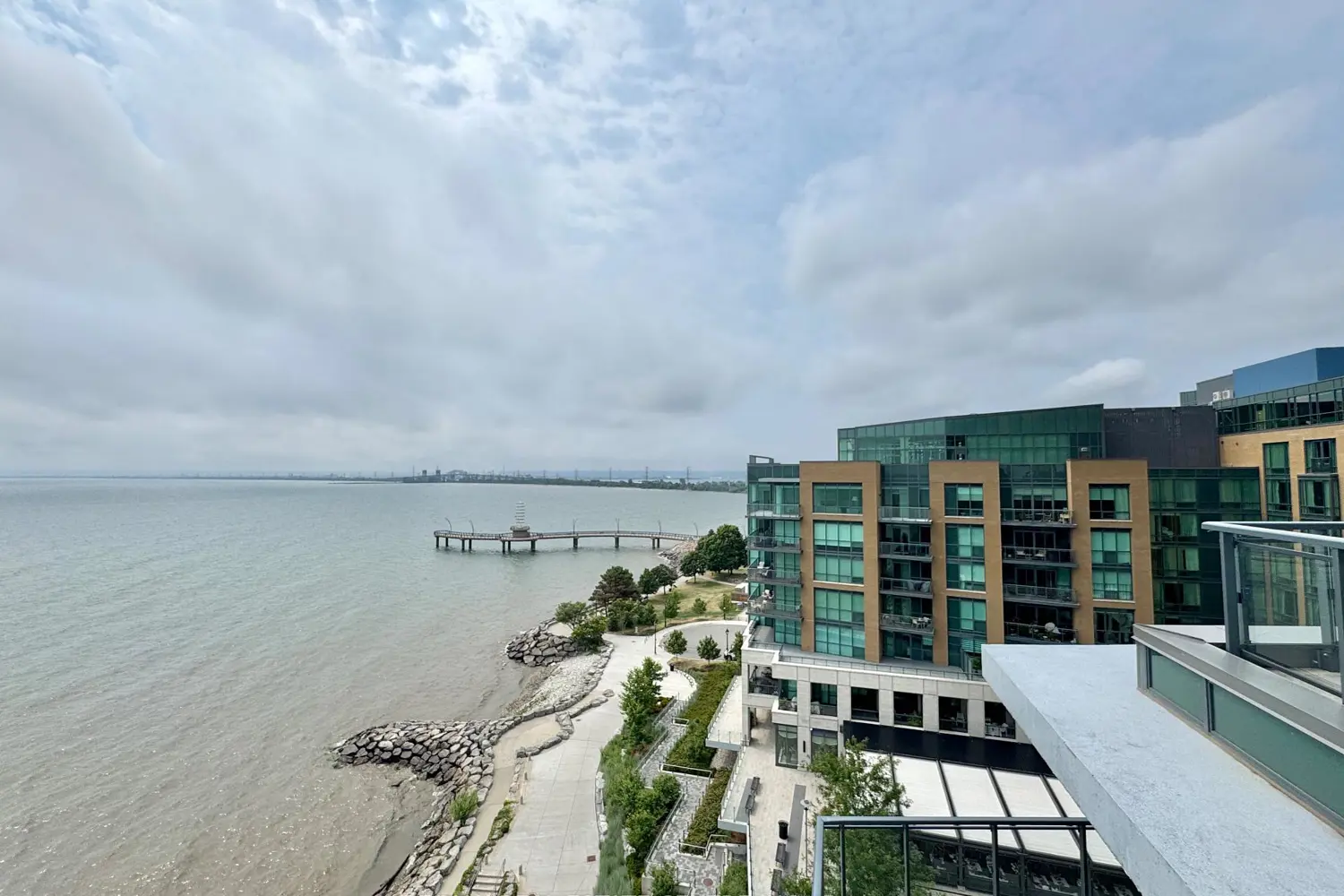 Additional image 15 of 2060 Lakeshore Road 405