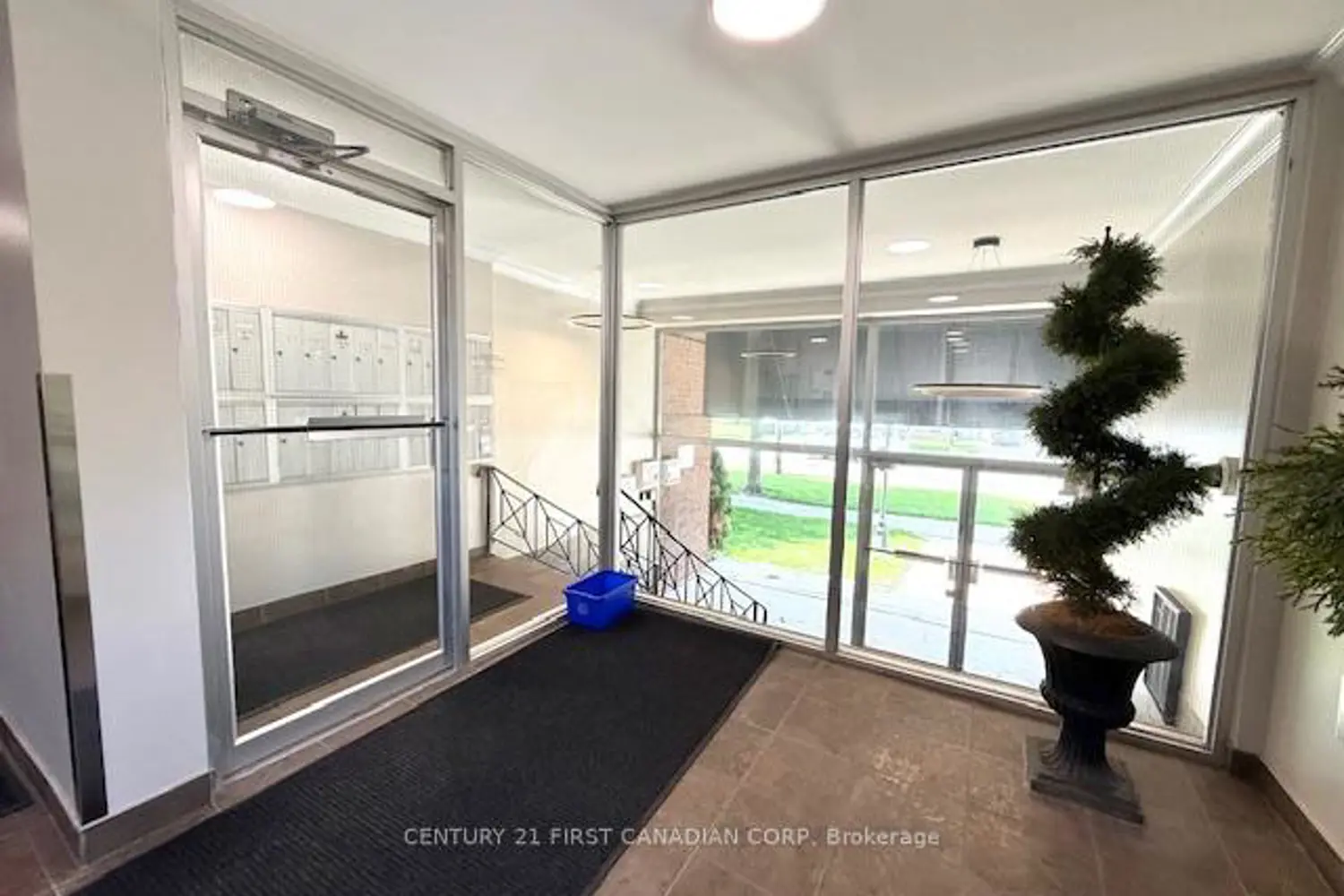 Additional image 3 of 570 William Street 401