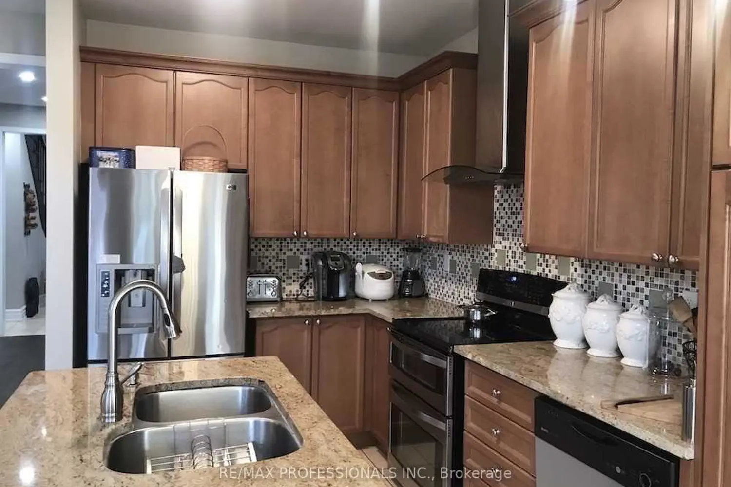 Additional image 3 of 3895 Henrietta Way