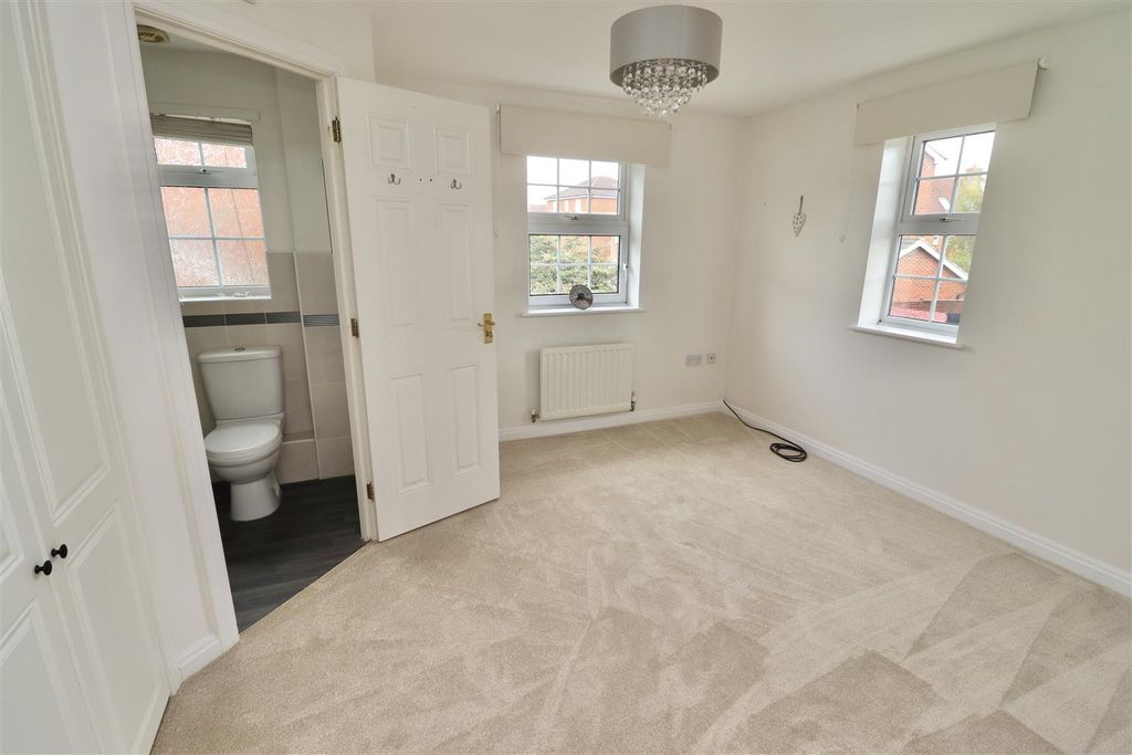Additional image 5 of 4 bed detached house to rentCalthwaite Drive, Brough HU15