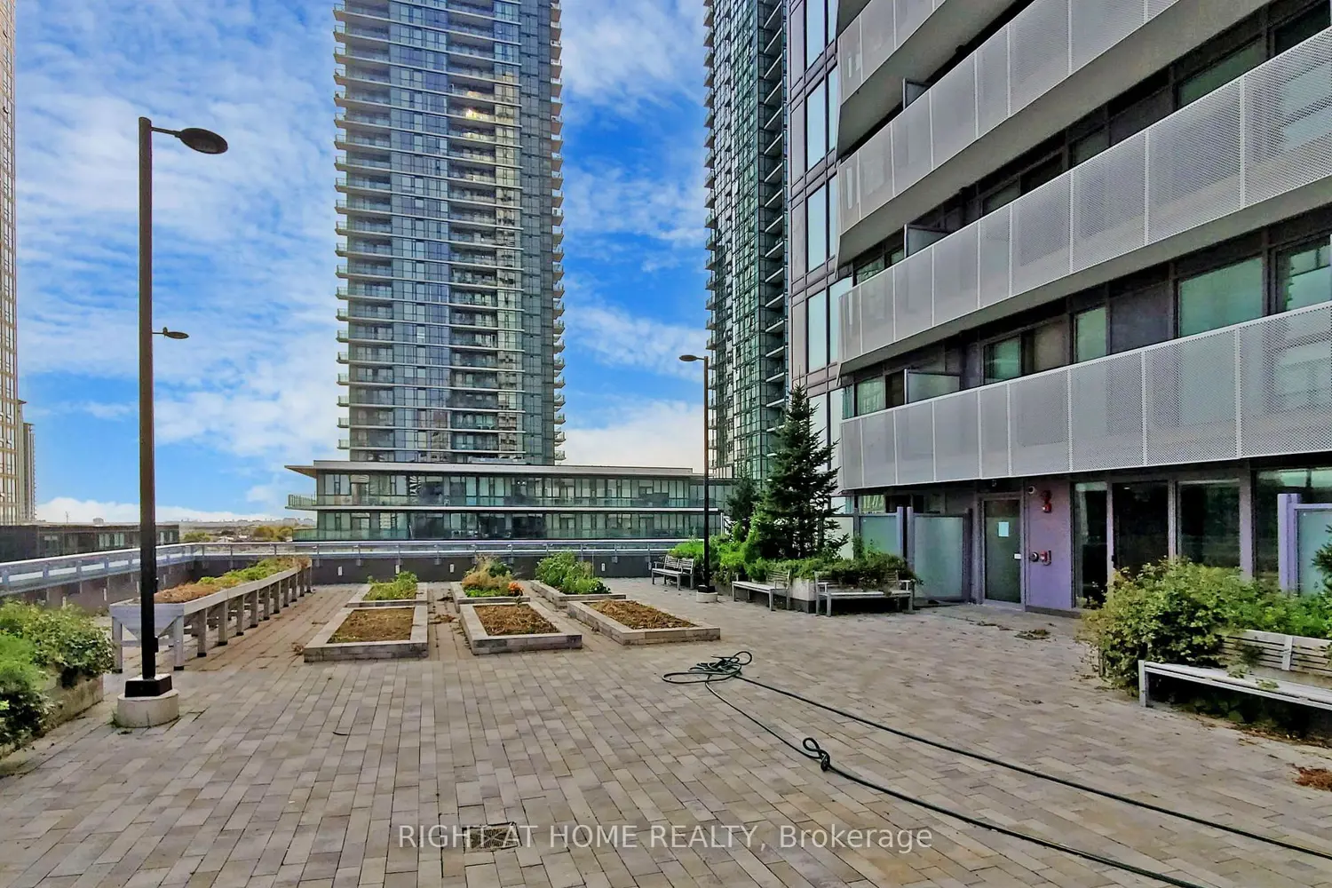 Additional image 18 of 4065 Confederation Parkway 2507