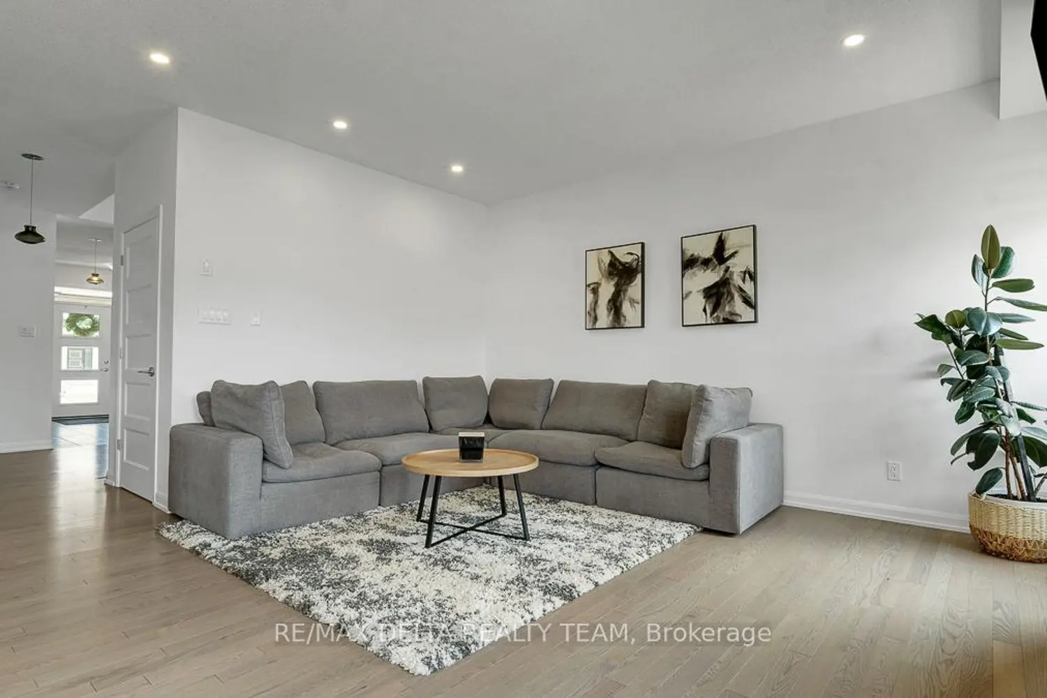 1269 Diamond Street photo 4