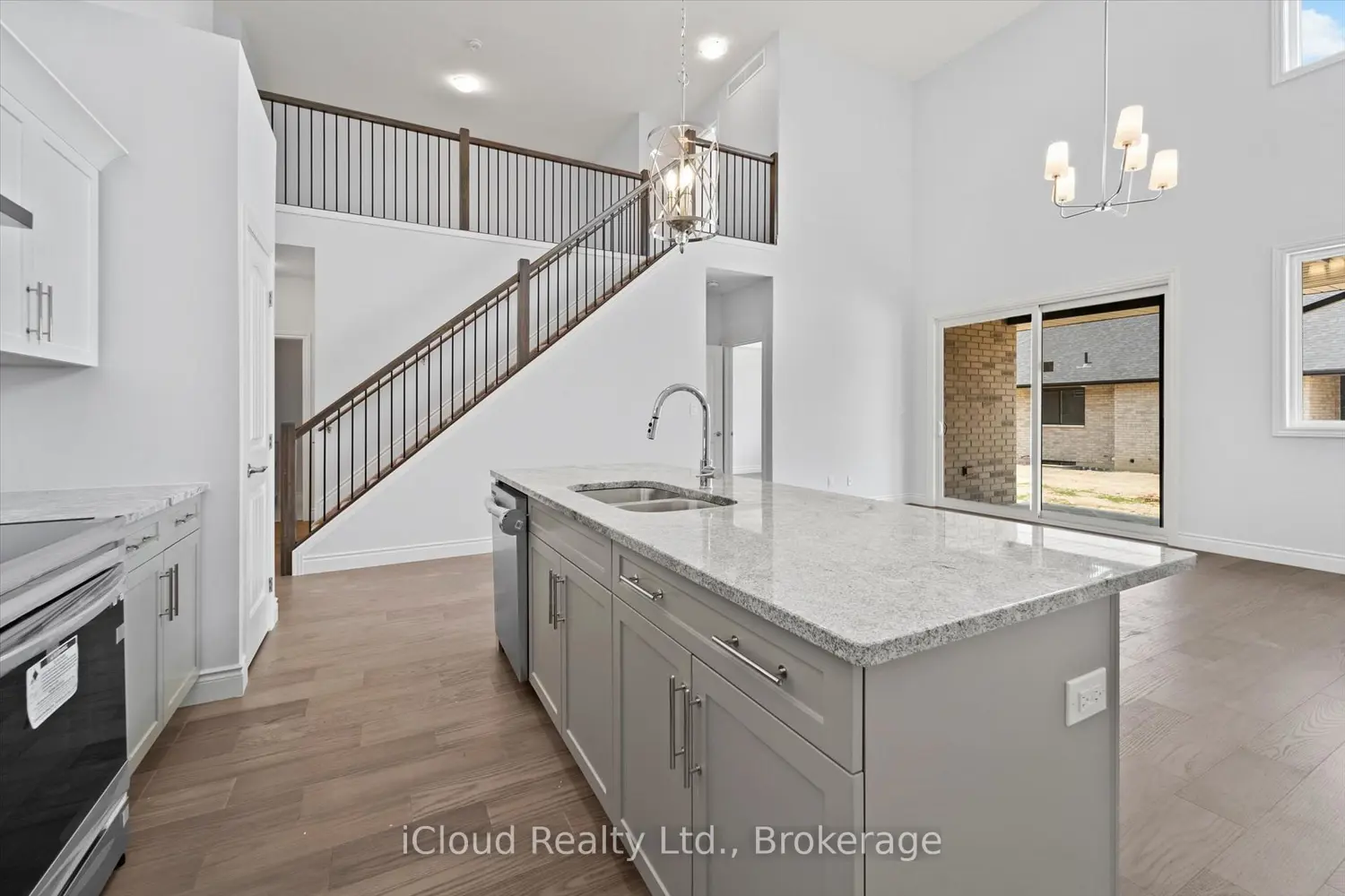 511 Water Road photo 4