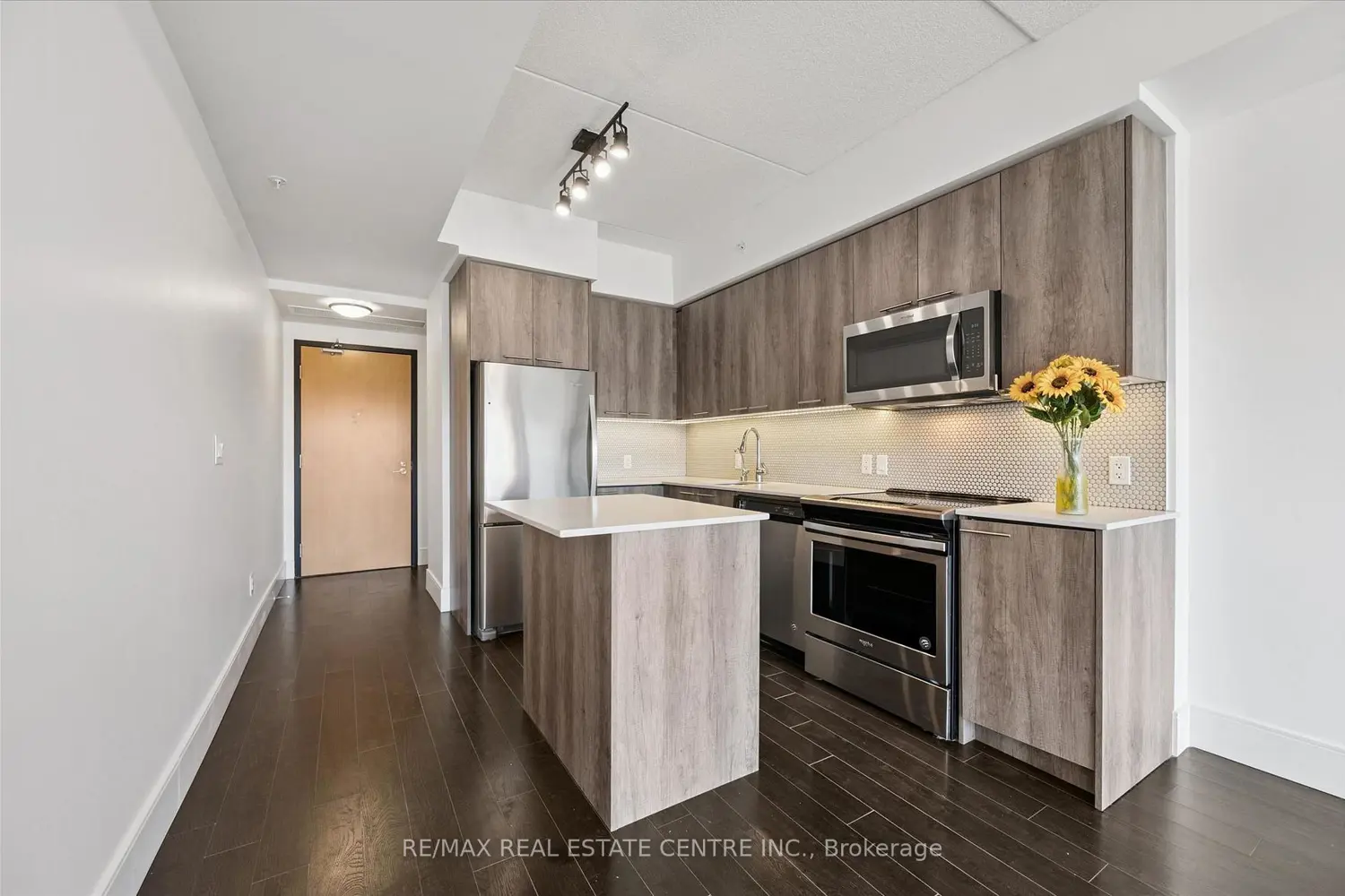 Additional image 5 of 15 Prince Albert Boulevard 203