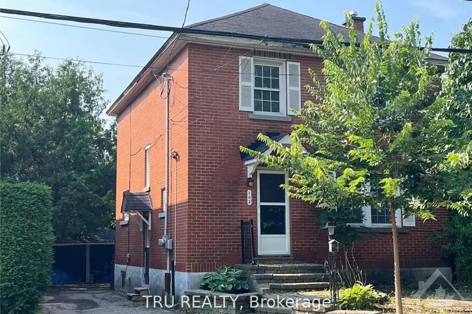 102 Putman Avenue photo 2