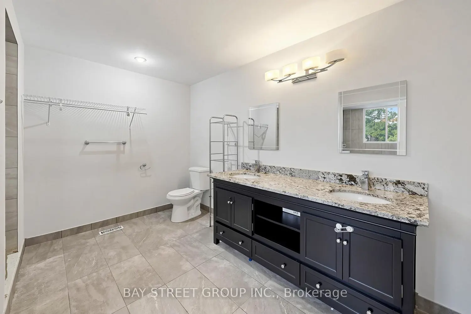Additional image 8 of 985 Linden Street