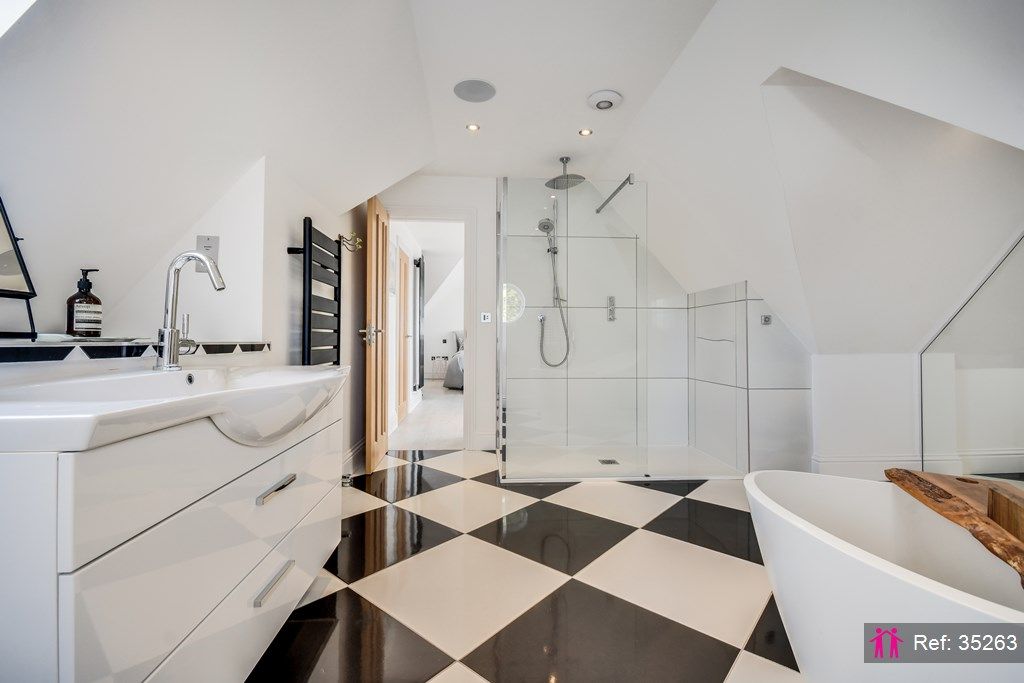 Additional image 11 of 5 bed detached house to rentRoundwood Avenue, Brentwood CM13
