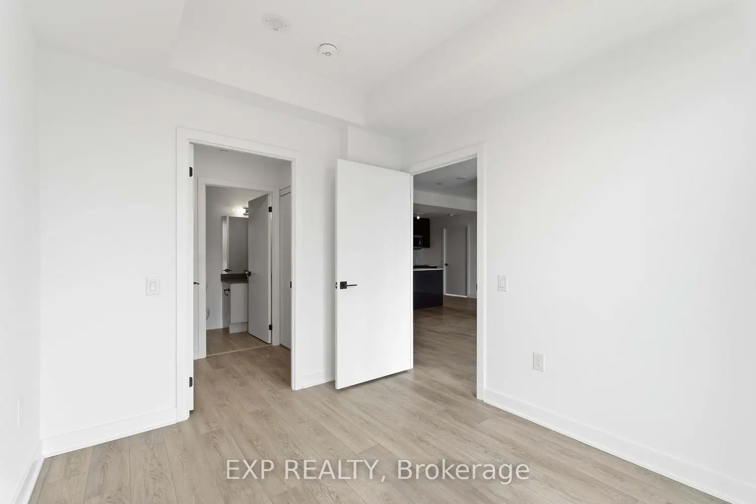 Additional image 16 of 2782 Barton Street 1017