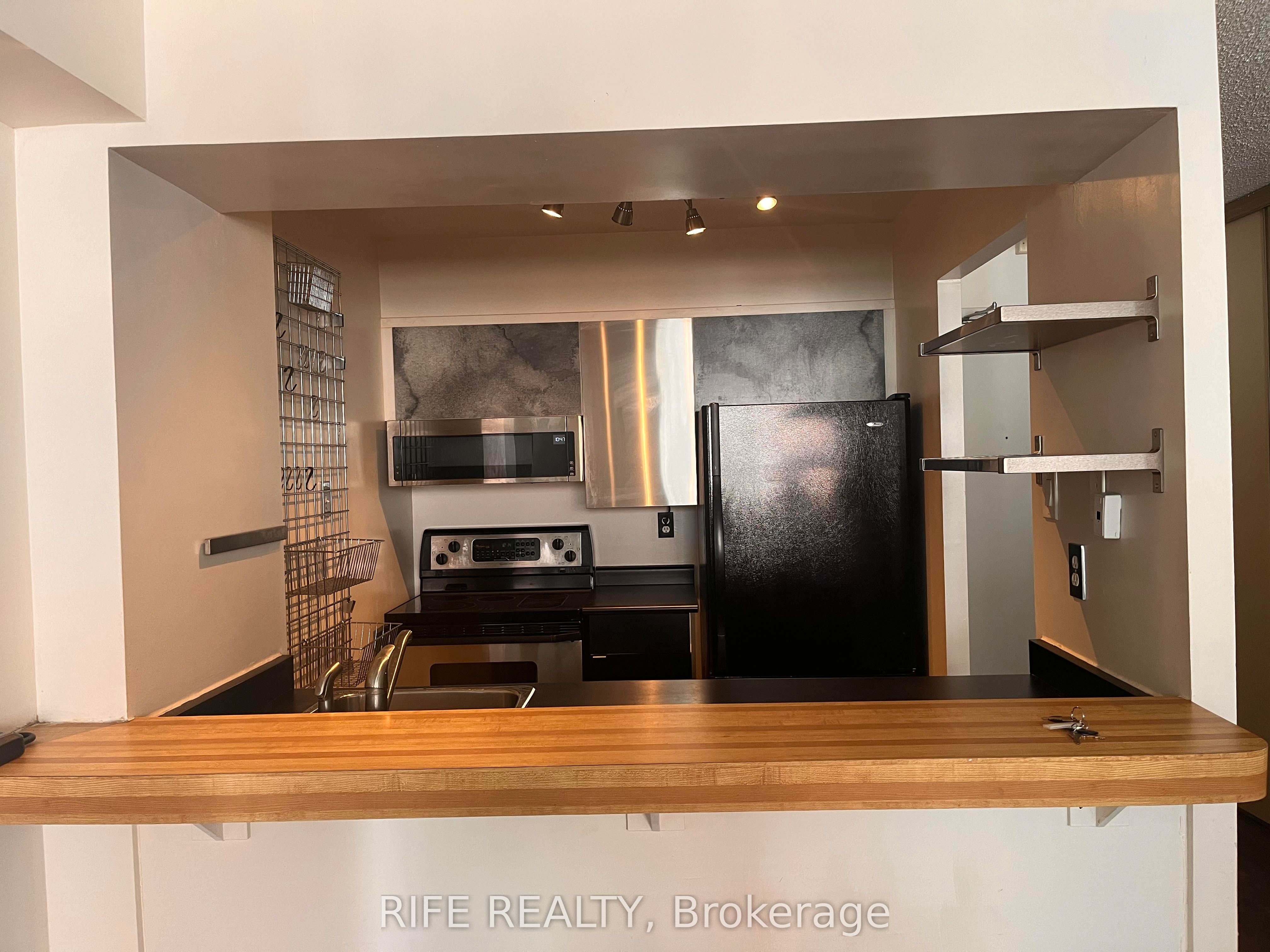 Additional image 2 of 706-120 St Patrick Street, Toronto, ON, M5T 2X7