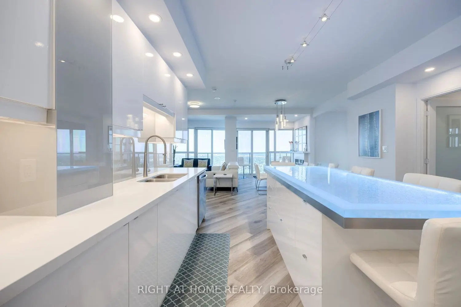 60 Absolute Avenue 3601