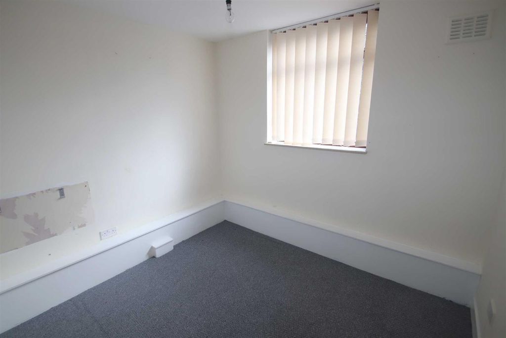 Additional image 8 of 2 bed flat to rentThe Paddock, Handforth, Cheshire SK9