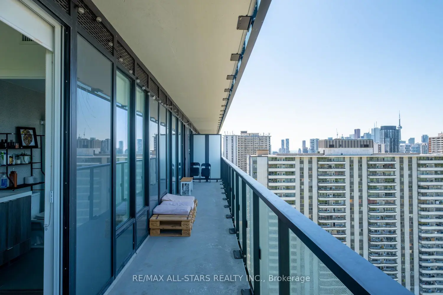 Additional image 16 of 575 Bloor Street 2302