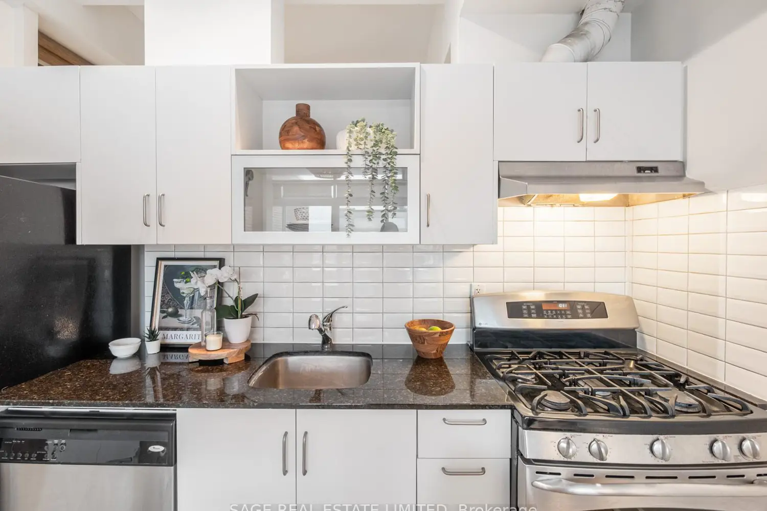 Additional image 11 of 233 Carlaw Avenue 811