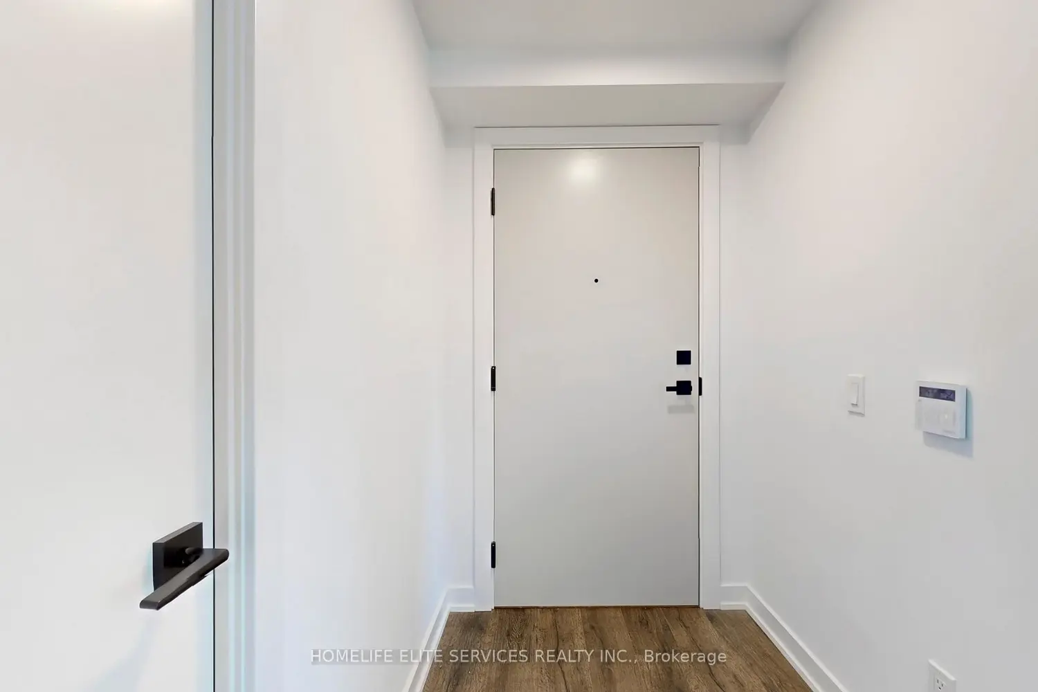 Additional image 8 of 327 King Street 702