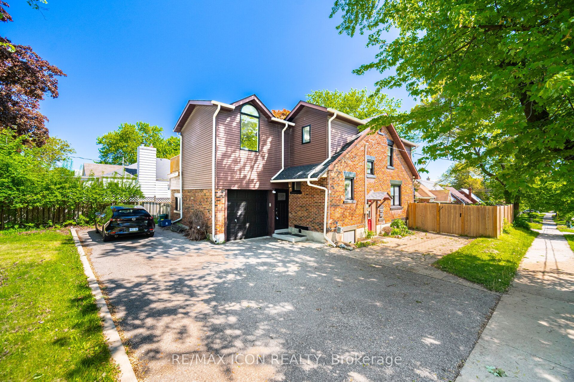 64 Sheldon Avenue N, Kitchener, ON, N2H 3M4