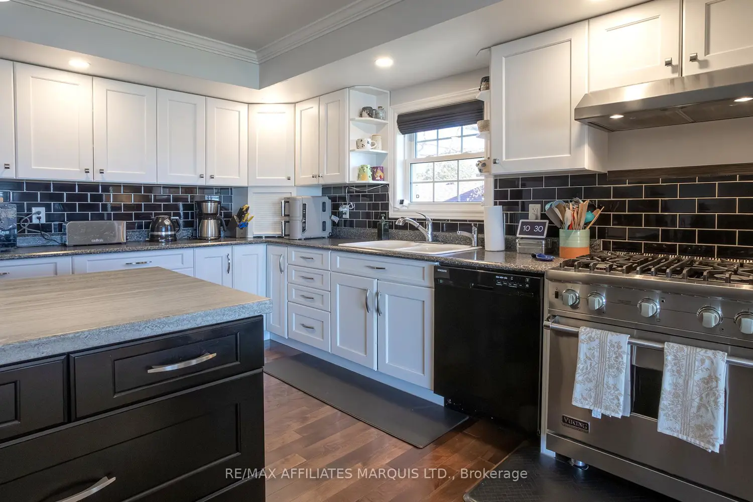 Additional image 6 of 11851 Lakeshore Drive
