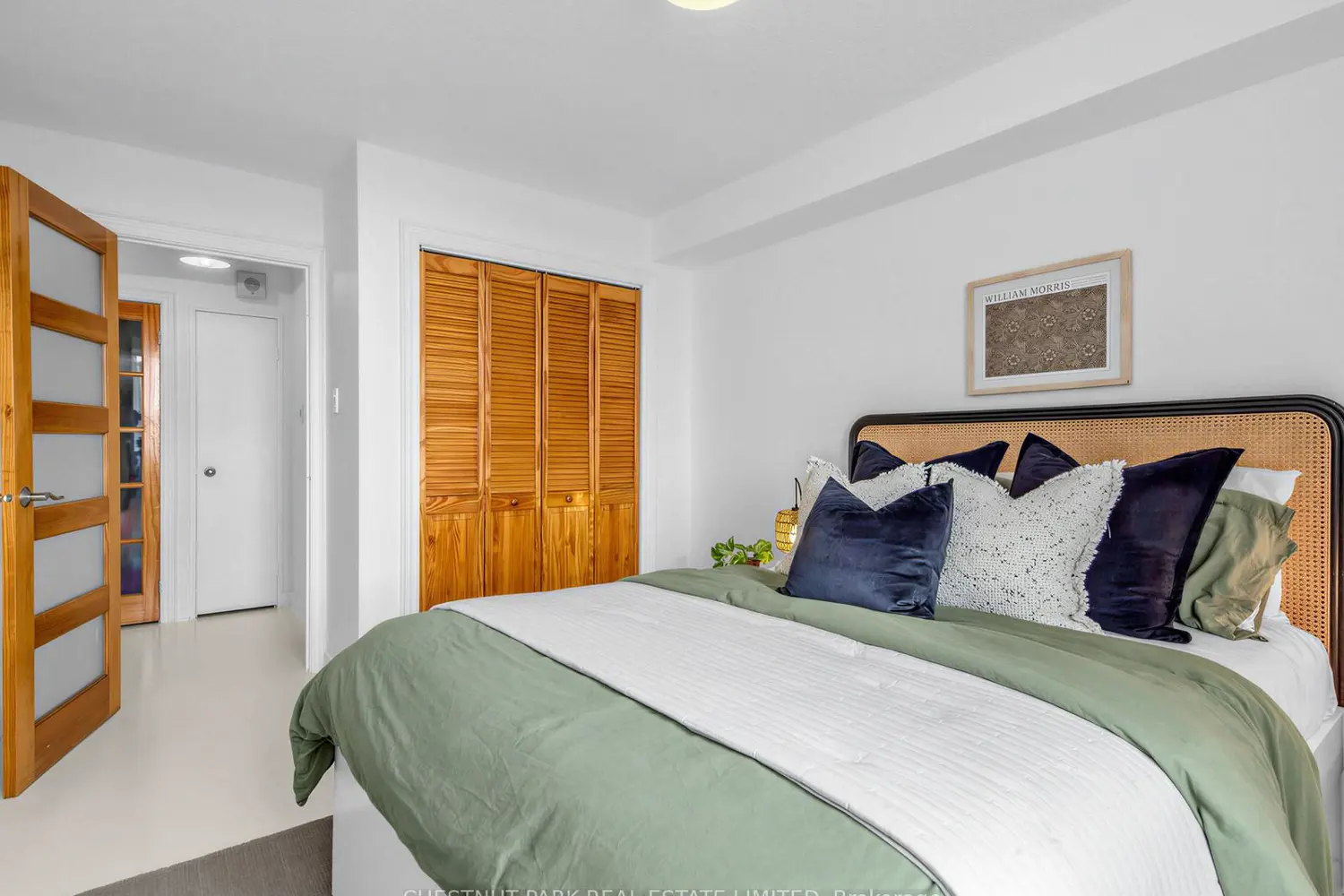 Additional image 9 of 541 Blackthorn Avenue 1210