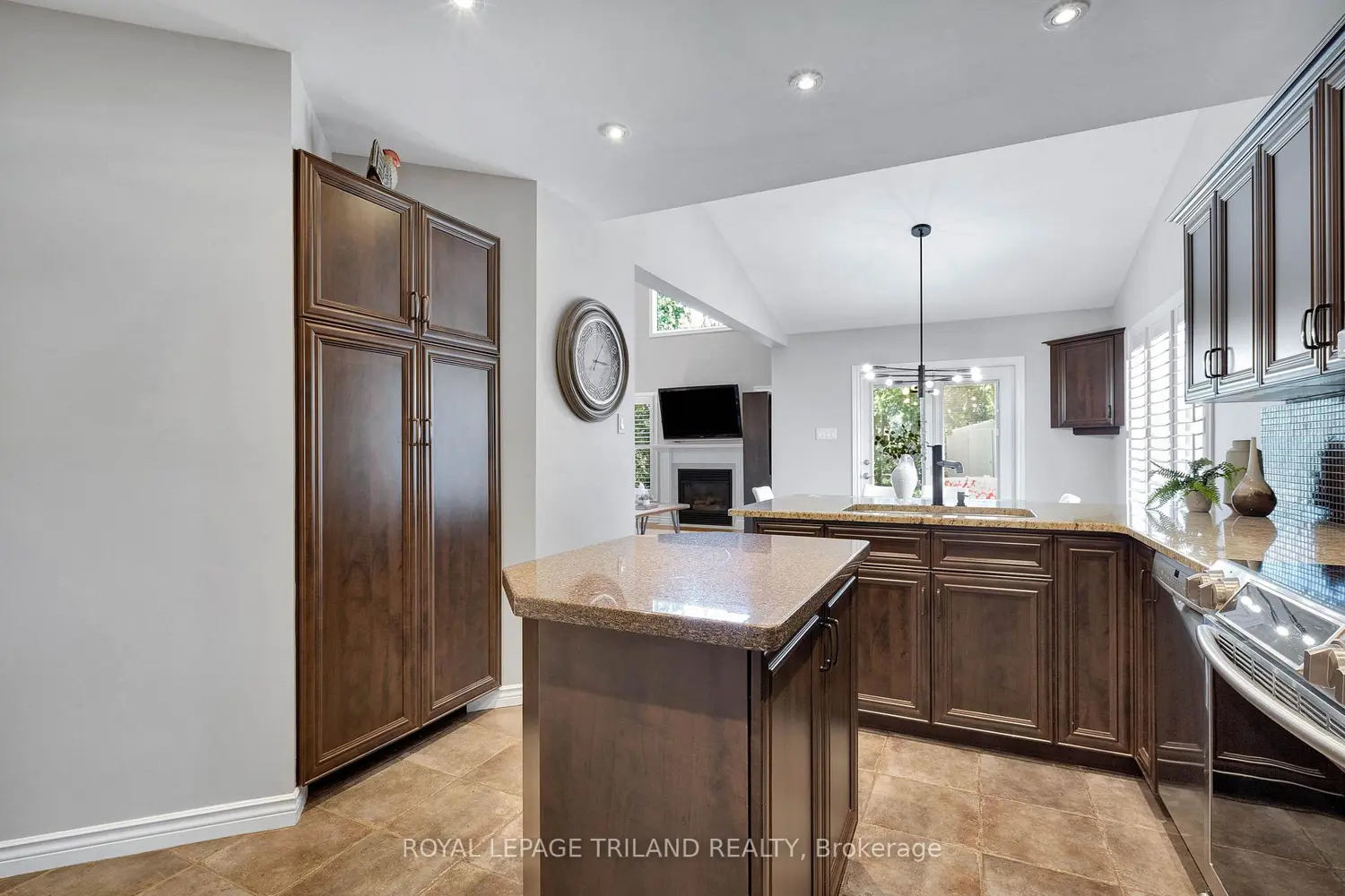 Additional image 9 of 299 Ambleside Drive
