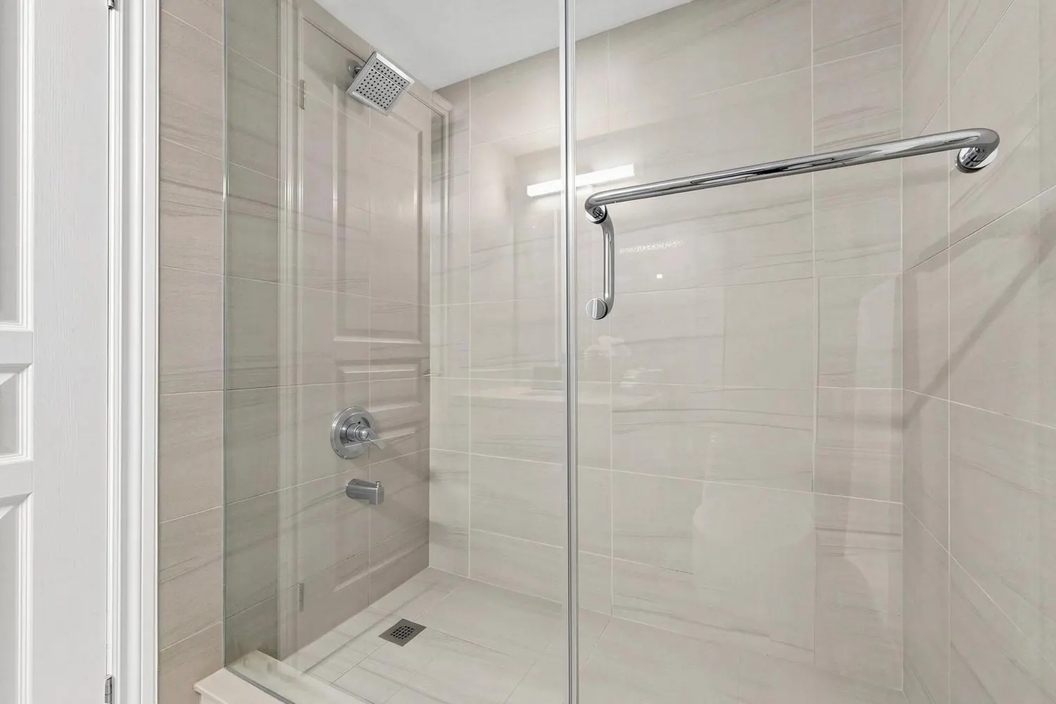Additional image 12 of 9015 Leslie Street Lph2