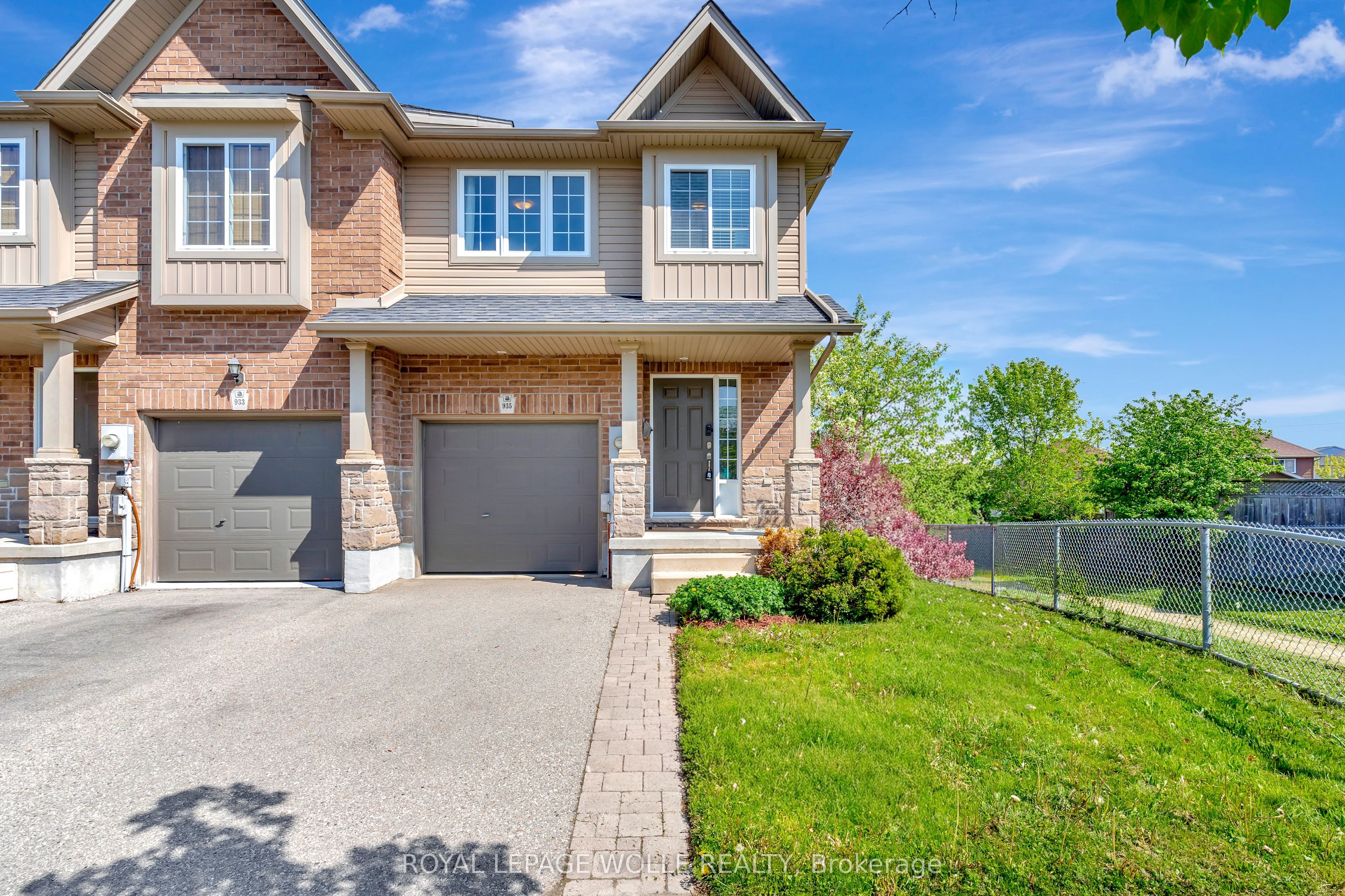 935 Zeller Crescent, Kitchener, ON, N2A 0C7