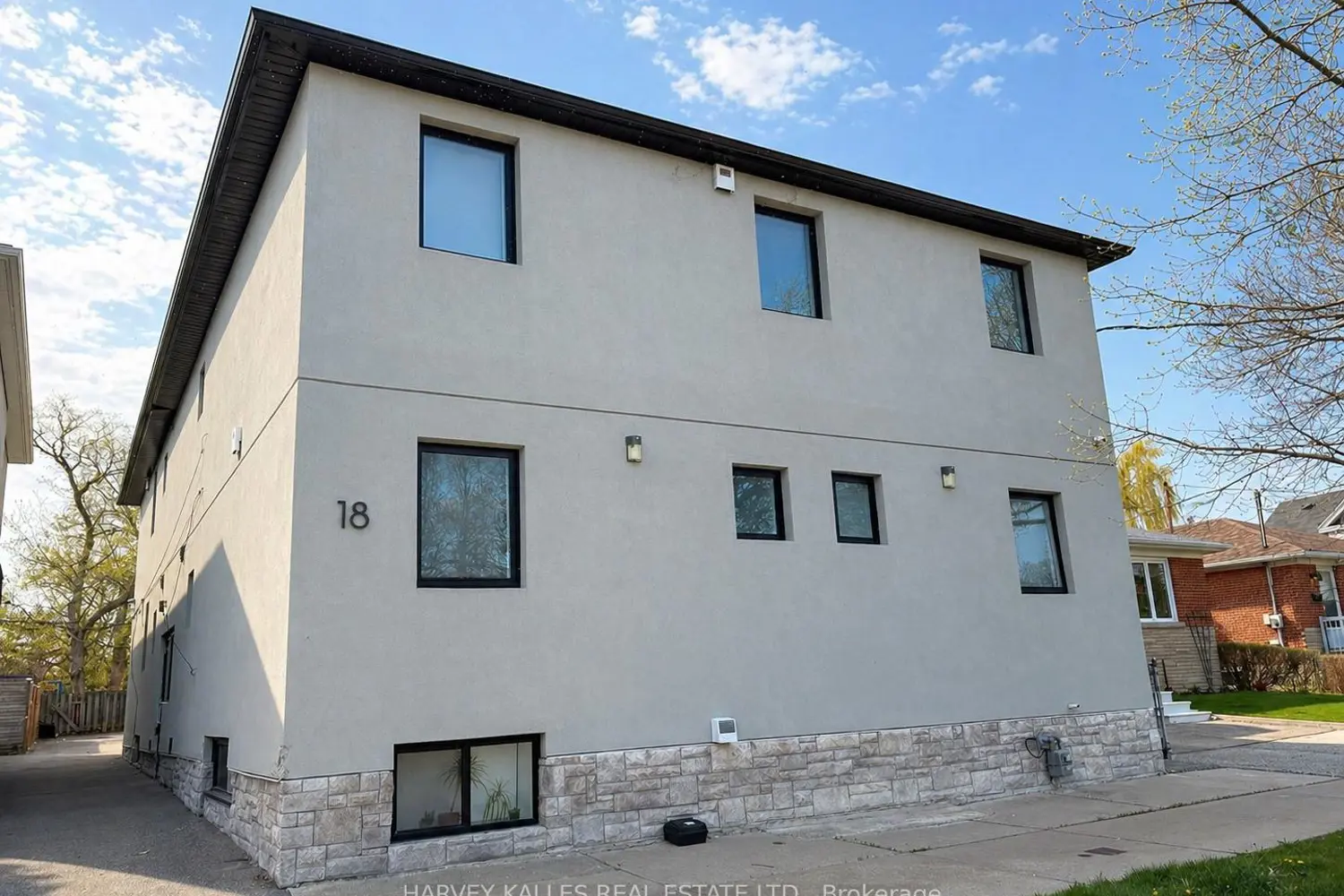 18 Cavell Avenue