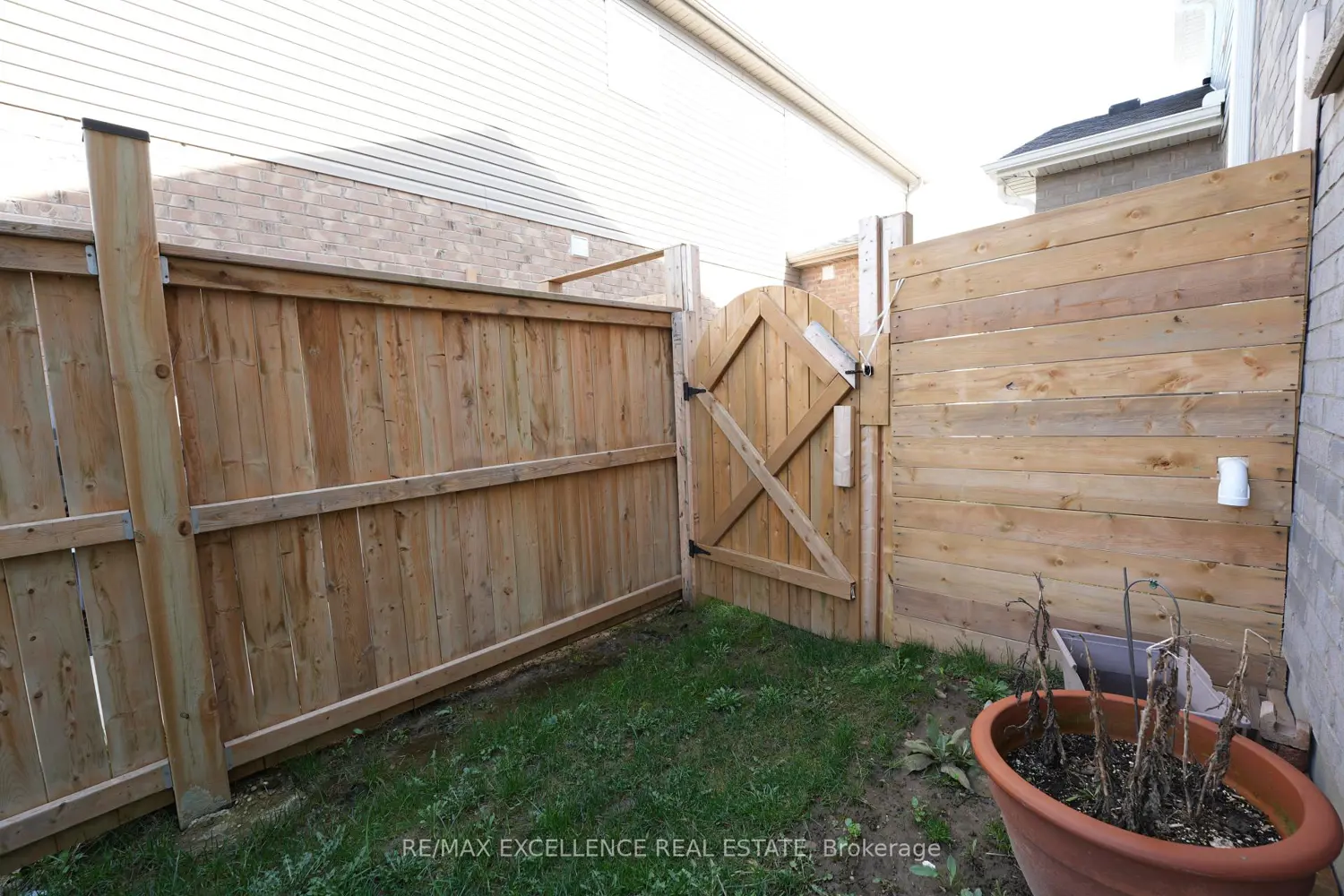 Additional image 8 of 1689 Aukett Drive