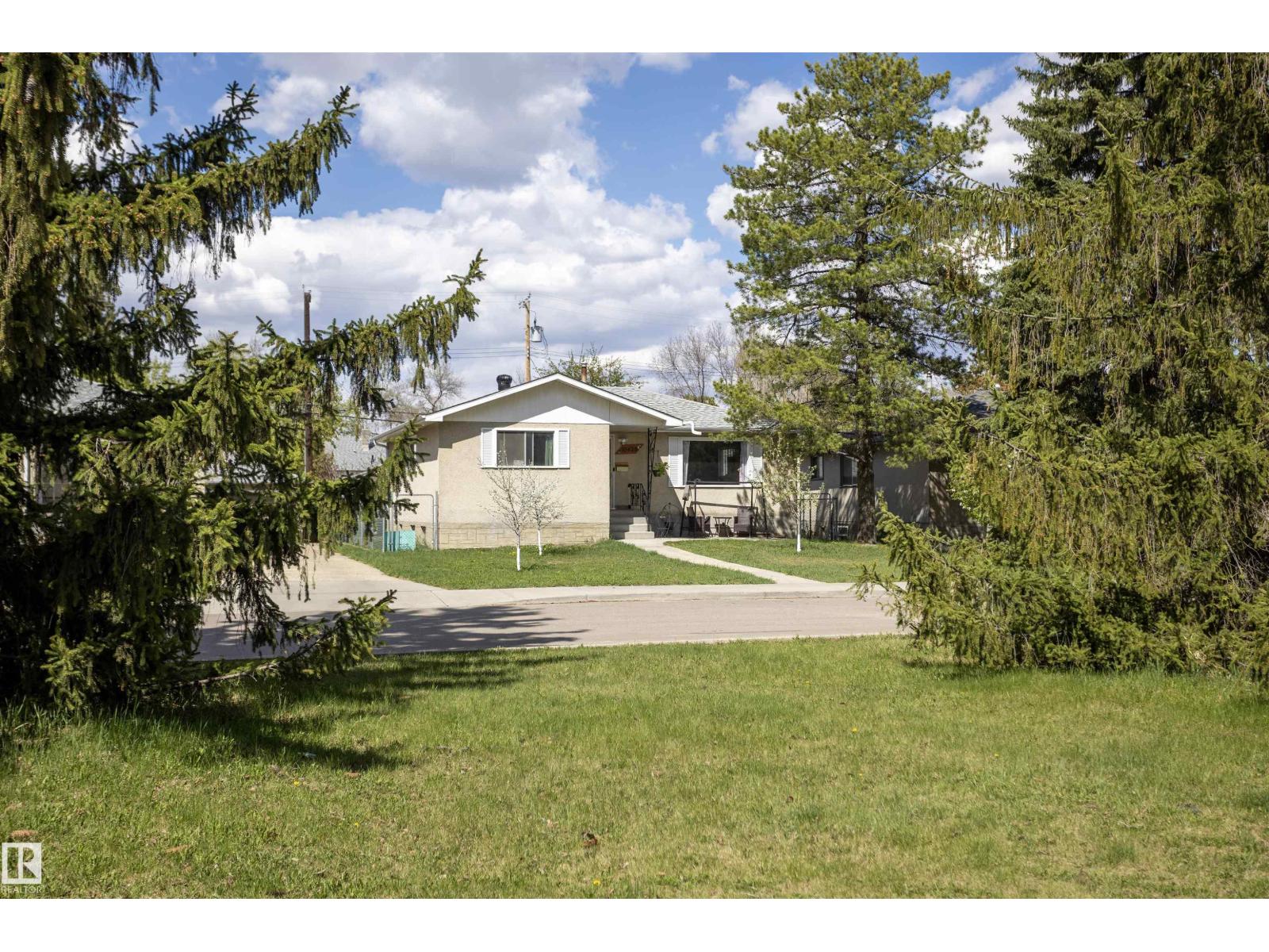 Additional image 2 of 10428 68 Avenue NW, Edmonton, AB, T6H2A9