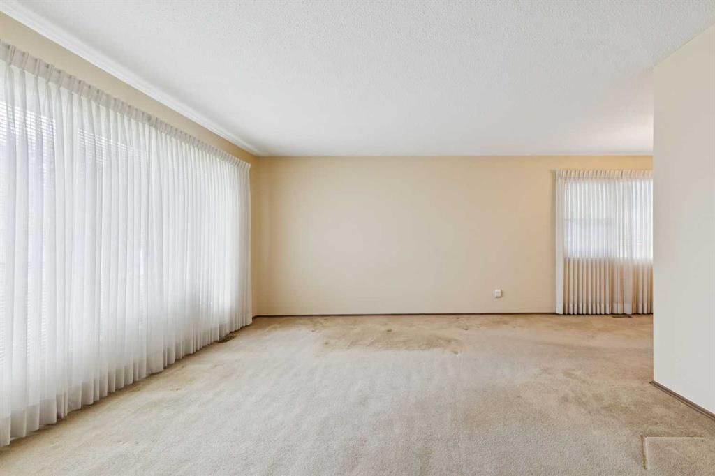 Additional image 4 of 146 Oakmoor Place SW, Calgary, AB, T2V 4A3