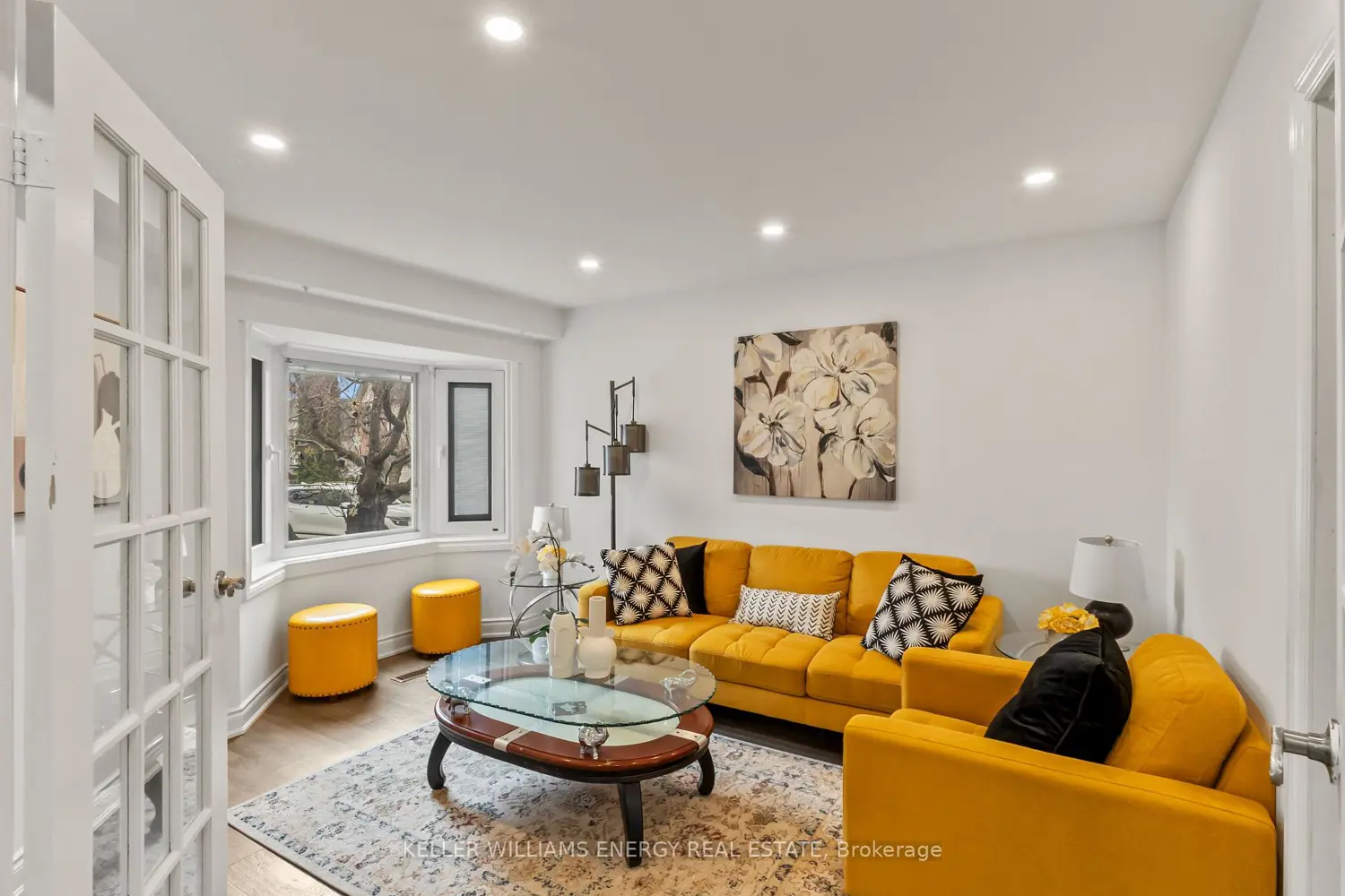19 Farncomb Crescent photo 3