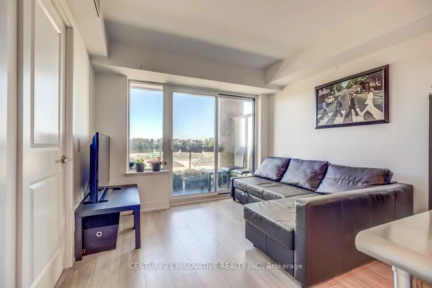 Additional image 9 of 1215 Bayly Street 610