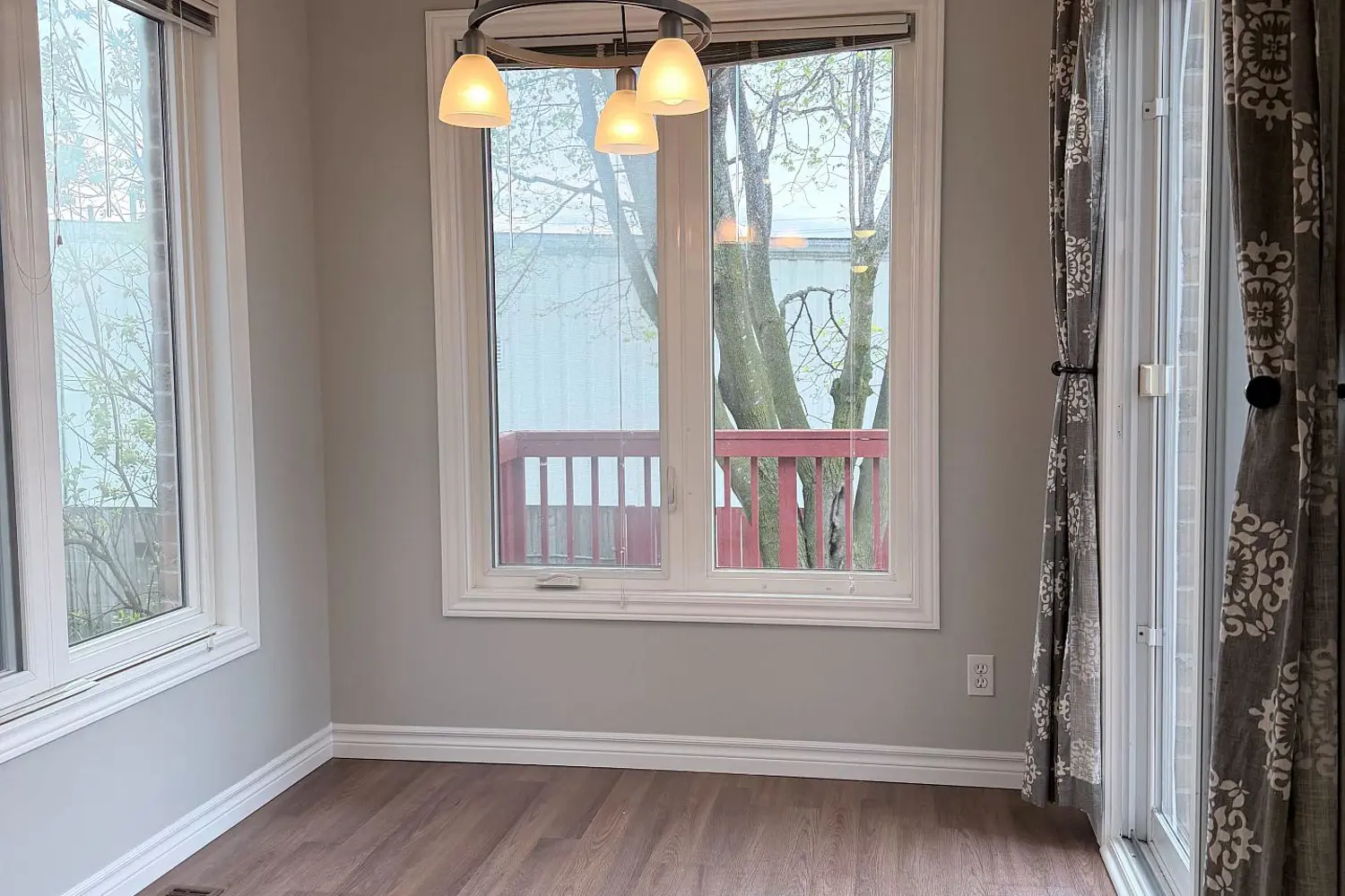 Additional image 4 of 936 Killarney Crescent