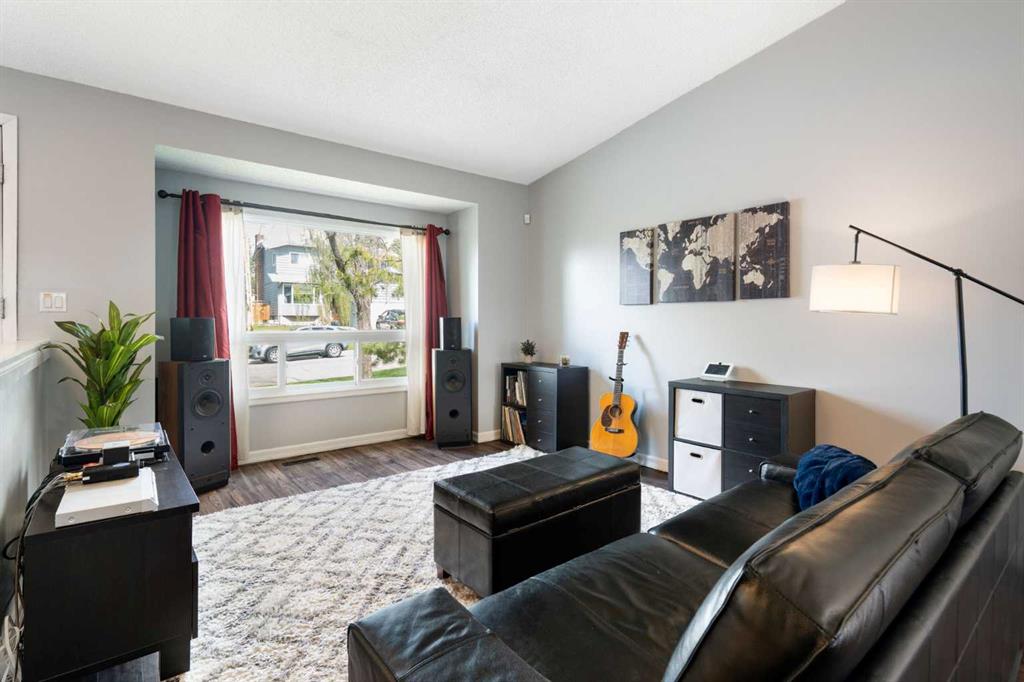Additional image 4 of 8 Hawkwood Place NW, Calgary, AB, T3G 1X6